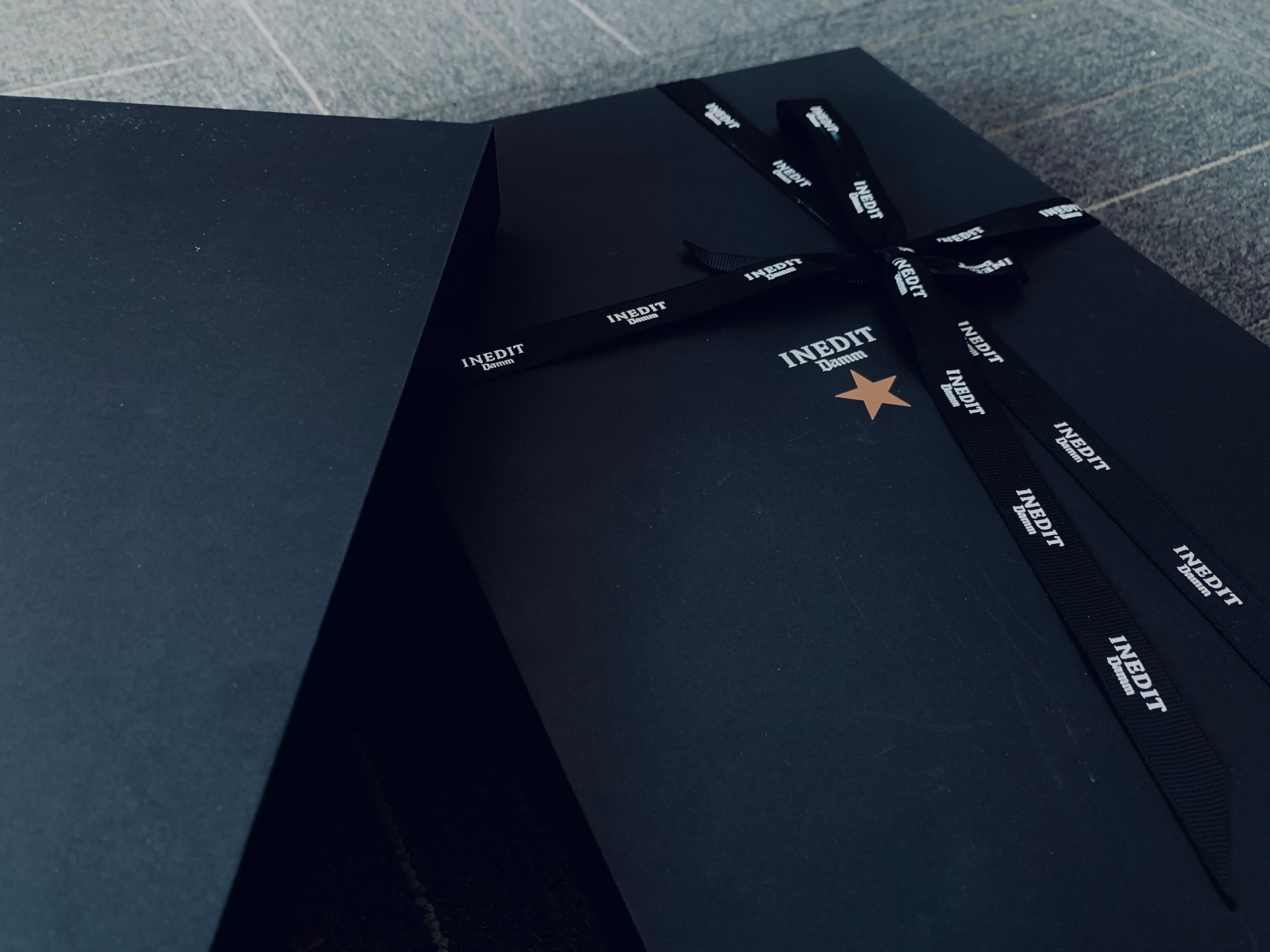 上海礼盒包装盒定制全流程：匠心工艺打造品